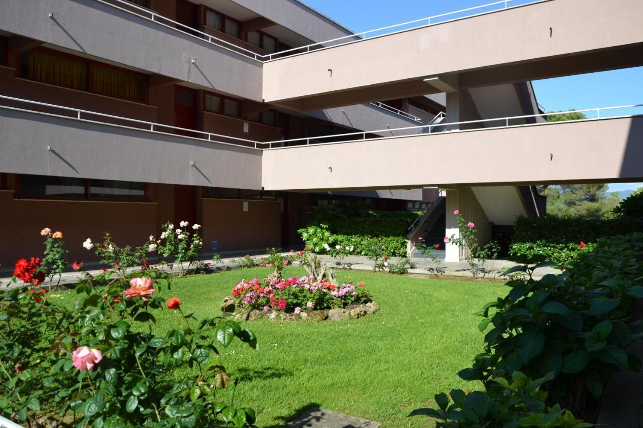Apartments Via Dei Platani Marina Di Bibbona Exterior photo